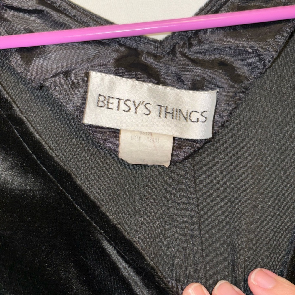 Betsy’s Things Vintage Elegant Black Velvet Dress with Slit and Vintage Buttons - Picture 4 of 4